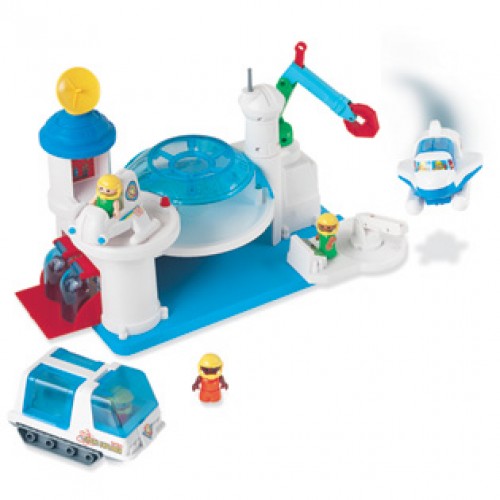 Pretend & Play® Space Station